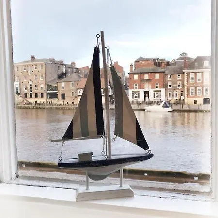 Daire The Boat House - *